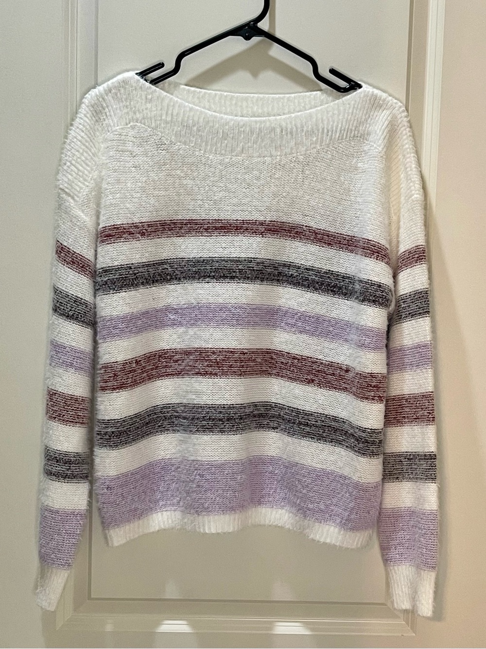 Takara Fuzzy Oversized White Crewneck Sweater with Stripes Lightweight M